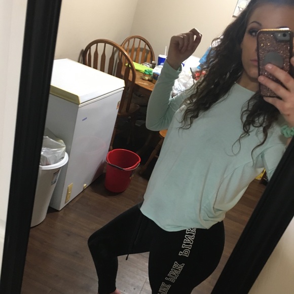 Meet your Posher, Alexis - Picture 7 of 7